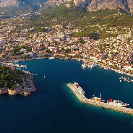 Apartamento With A Beautiful View Makarska